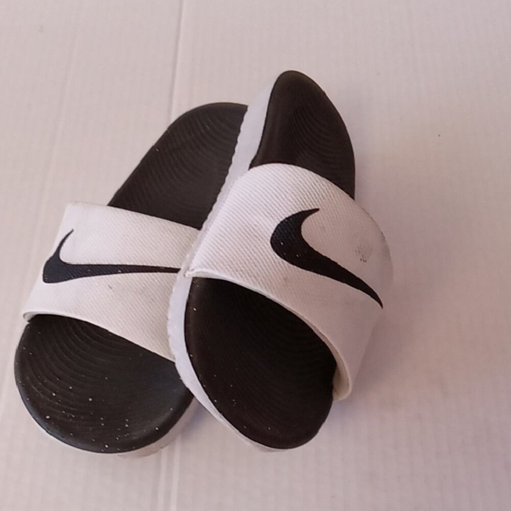 Nike Youth 4Y Black and White Athletic Sandals